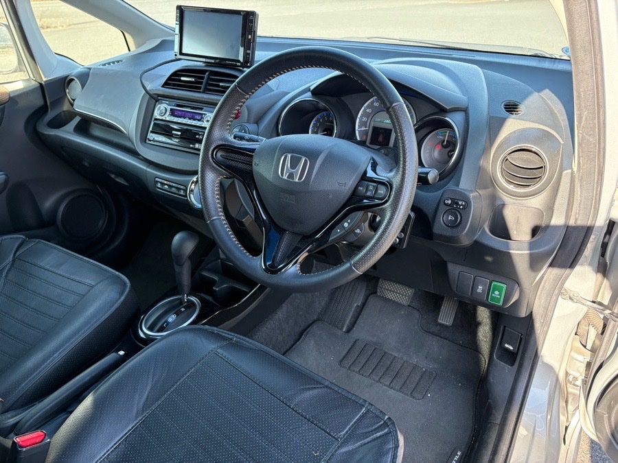 
								Honda Fit Shuttle full									