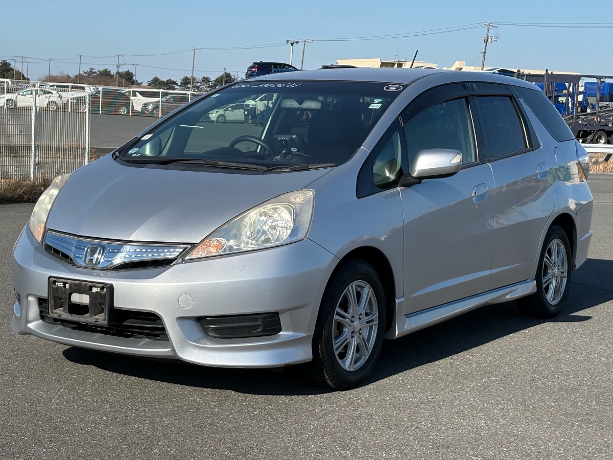 
								Honda Fit Shuttle full									