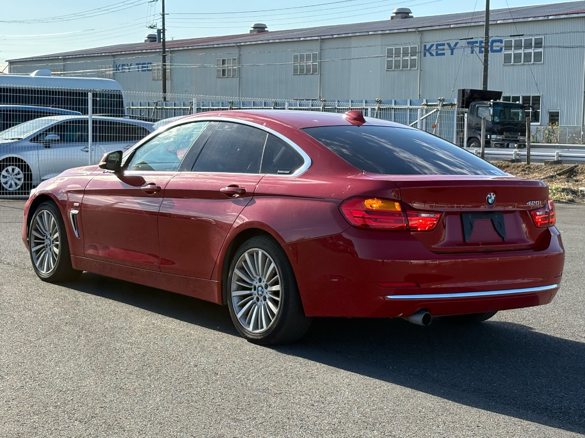 
								BMW 4 Series full									