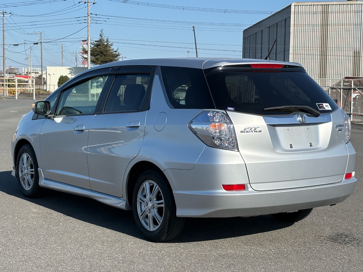 
								Honda Fit Shuttle full									