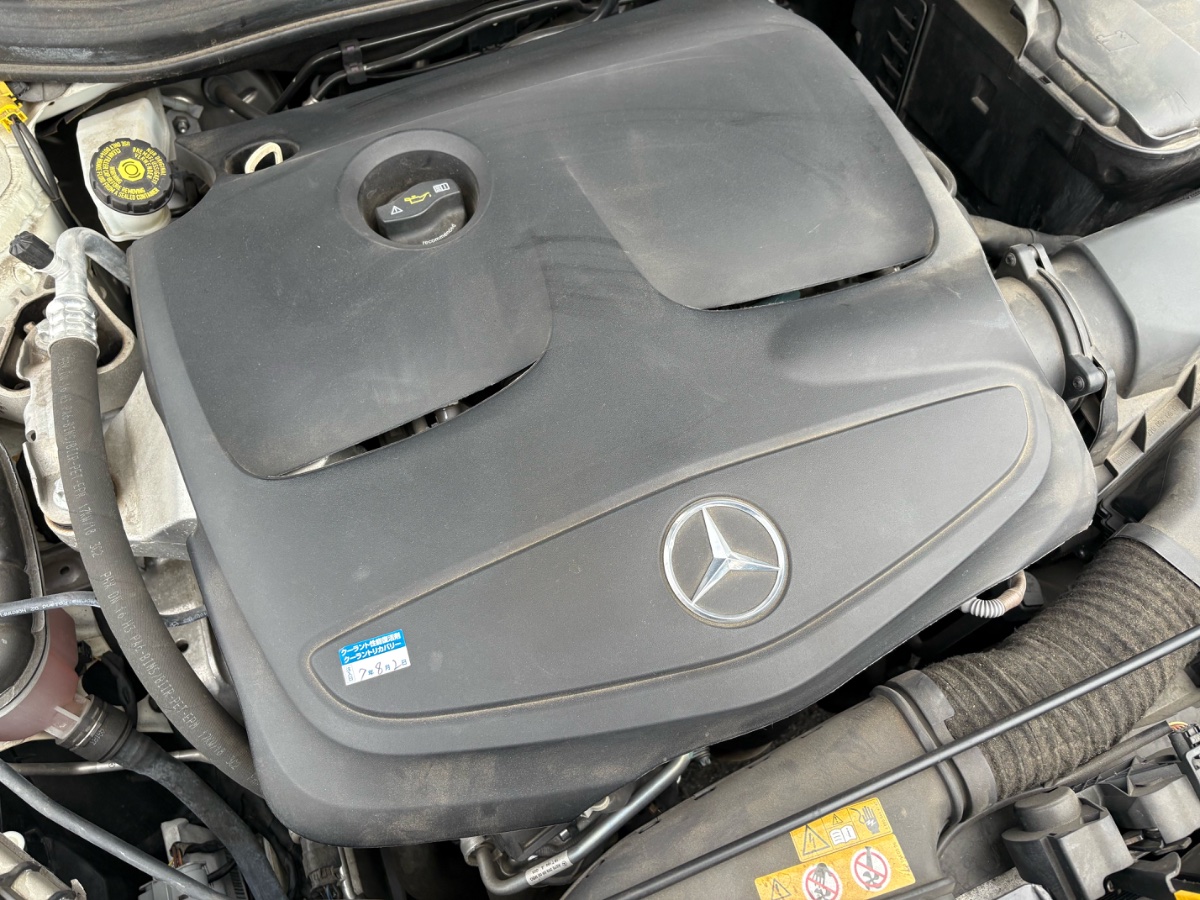 
								Mercedes-Benz full									